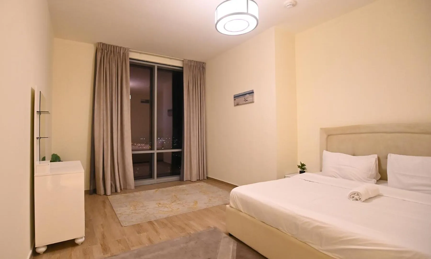 Brown Stone - Canal View Five Star Residence ドバイ アパート