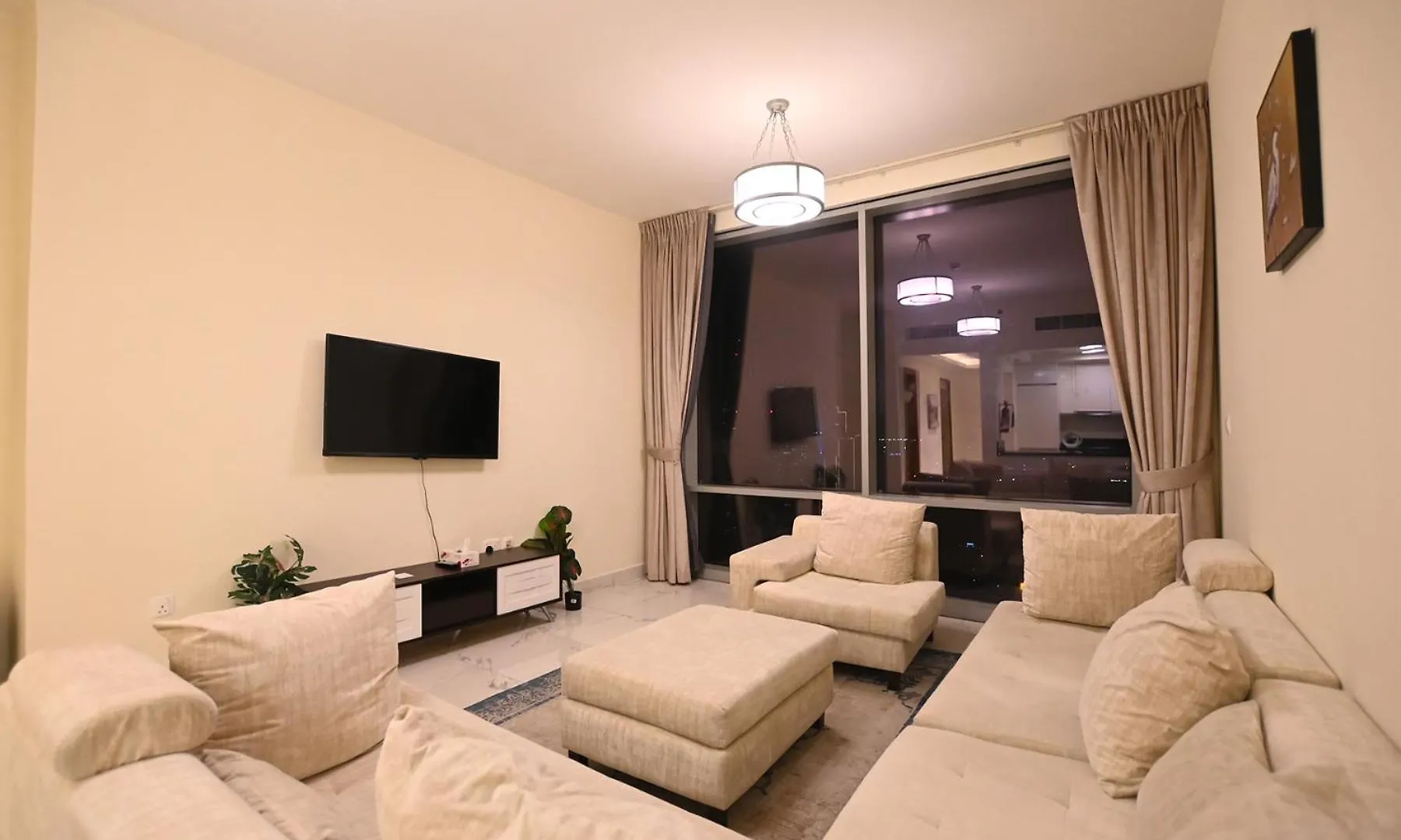 Brown Stone - Canal View Five Star Residence ドバイ 0*,